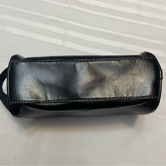 Steve Madden Black Dopp/Shave Travel Bag Slight Wear Signs on Trim - Clean Bag! - Picture 4 of 10